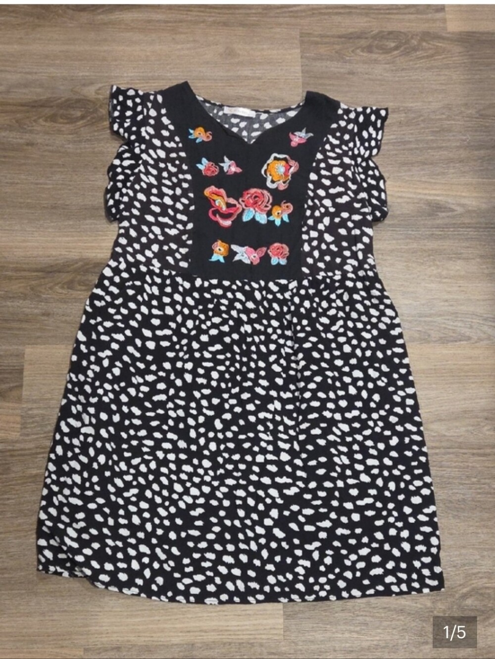 Black & White Dot Mini Dress with Colorful Floral Embroidered Yoke Size Medium - Picture 6 of 6